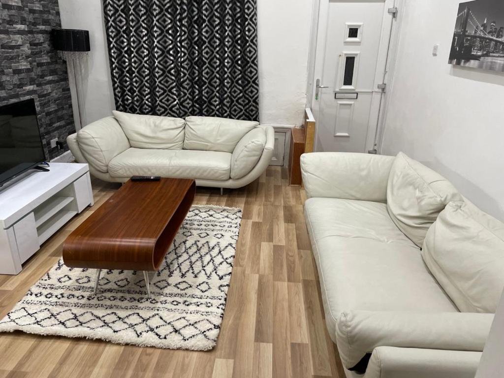 Potters Lodge, Oldham, Manchester By Edl Ventures Ltd Holiday home