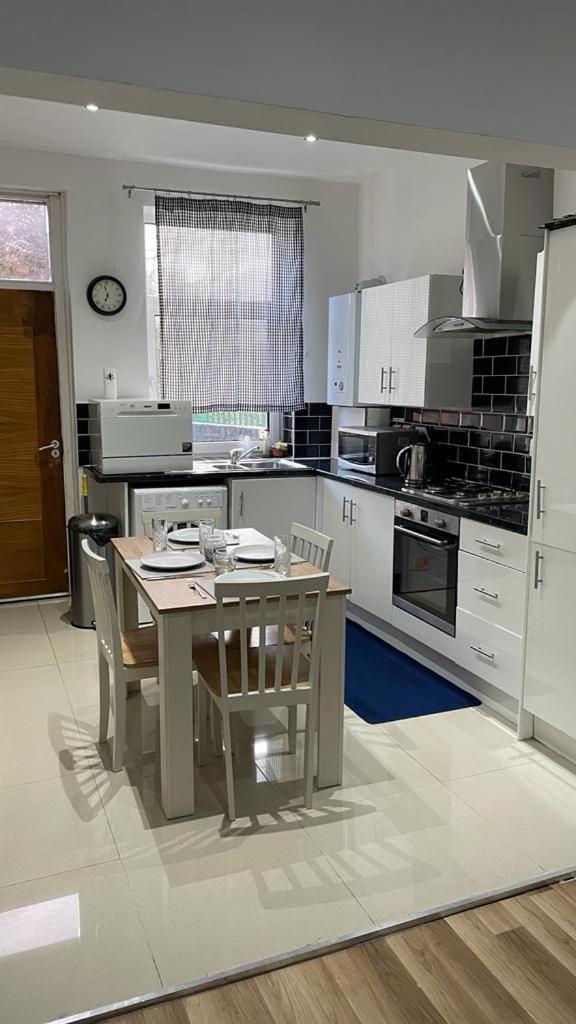 Potters Lodge, Oldham, Manchester By Edl Ventures Ltd * Oldham